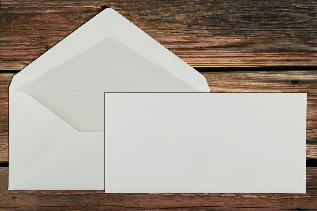 Briefhüllen DL 110x220 mm Nassklebend Cremeweiß Halbglatt 110 g/qm